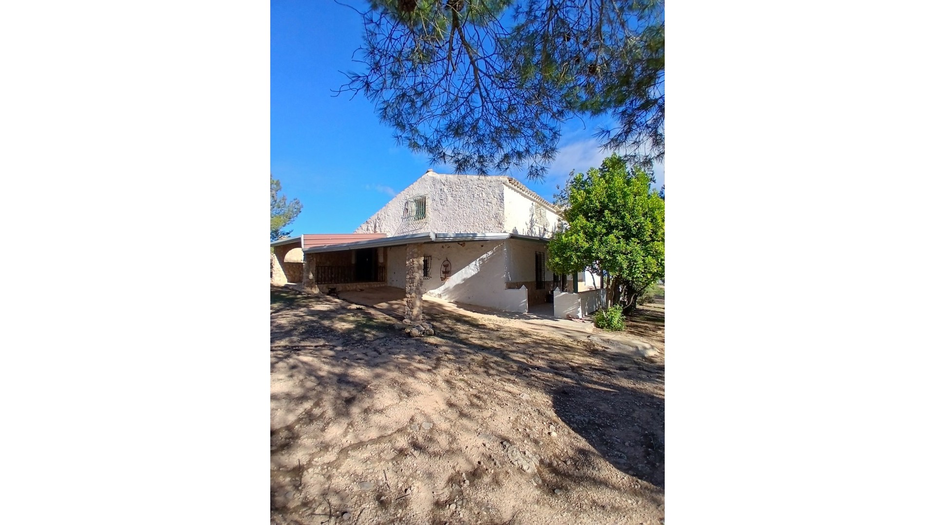 Sale - Finca Country Property -
Caudete