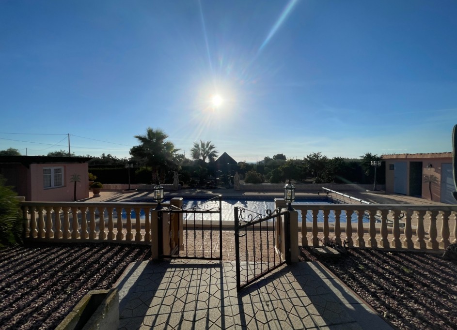 Sale - Finca Country Property -
Crevillente