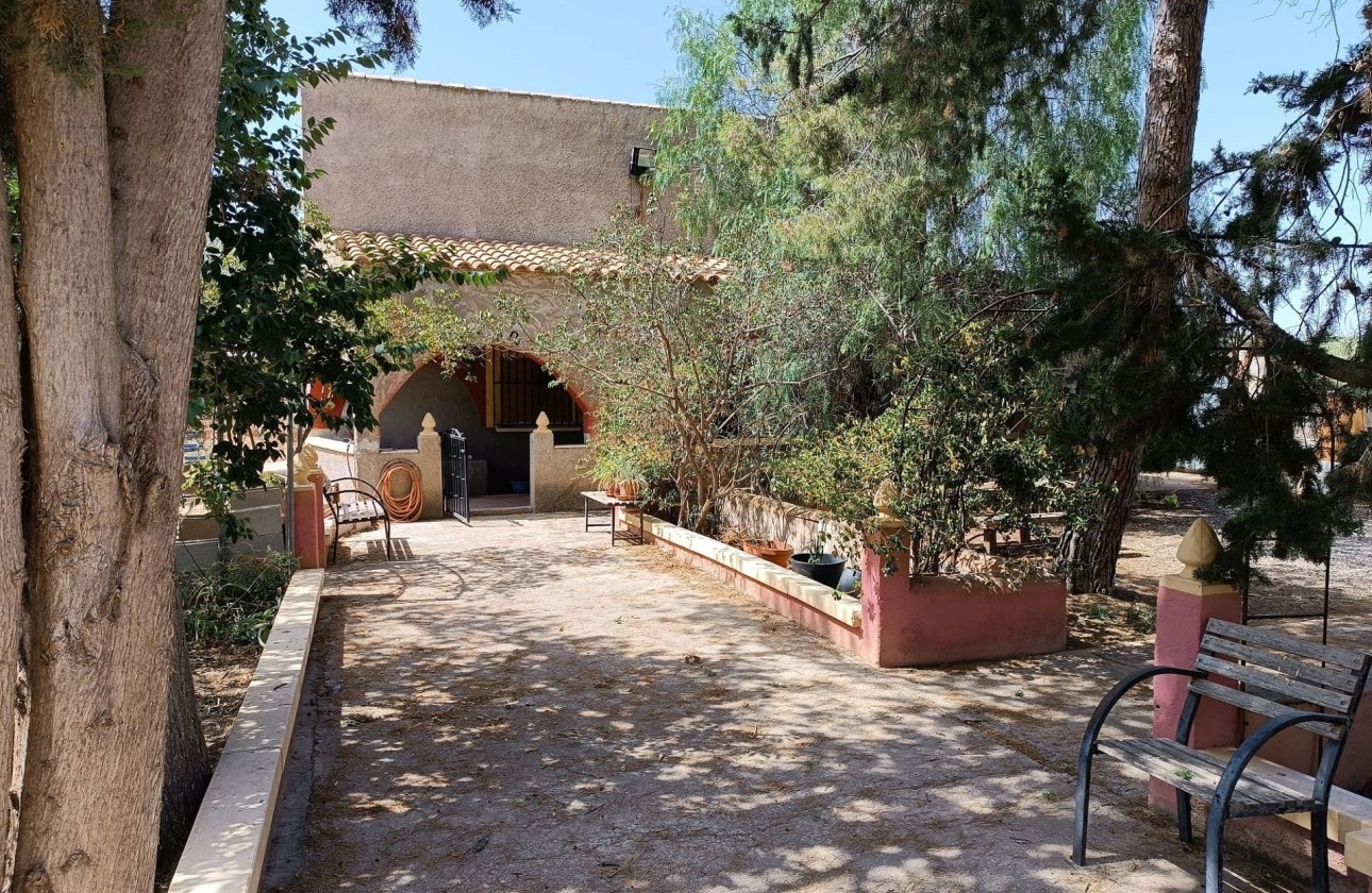 Sale - Finca Country Property -
Jumilla