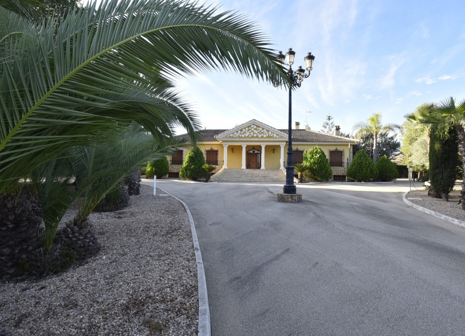 Sale - Finca Country Property -
La Matanza