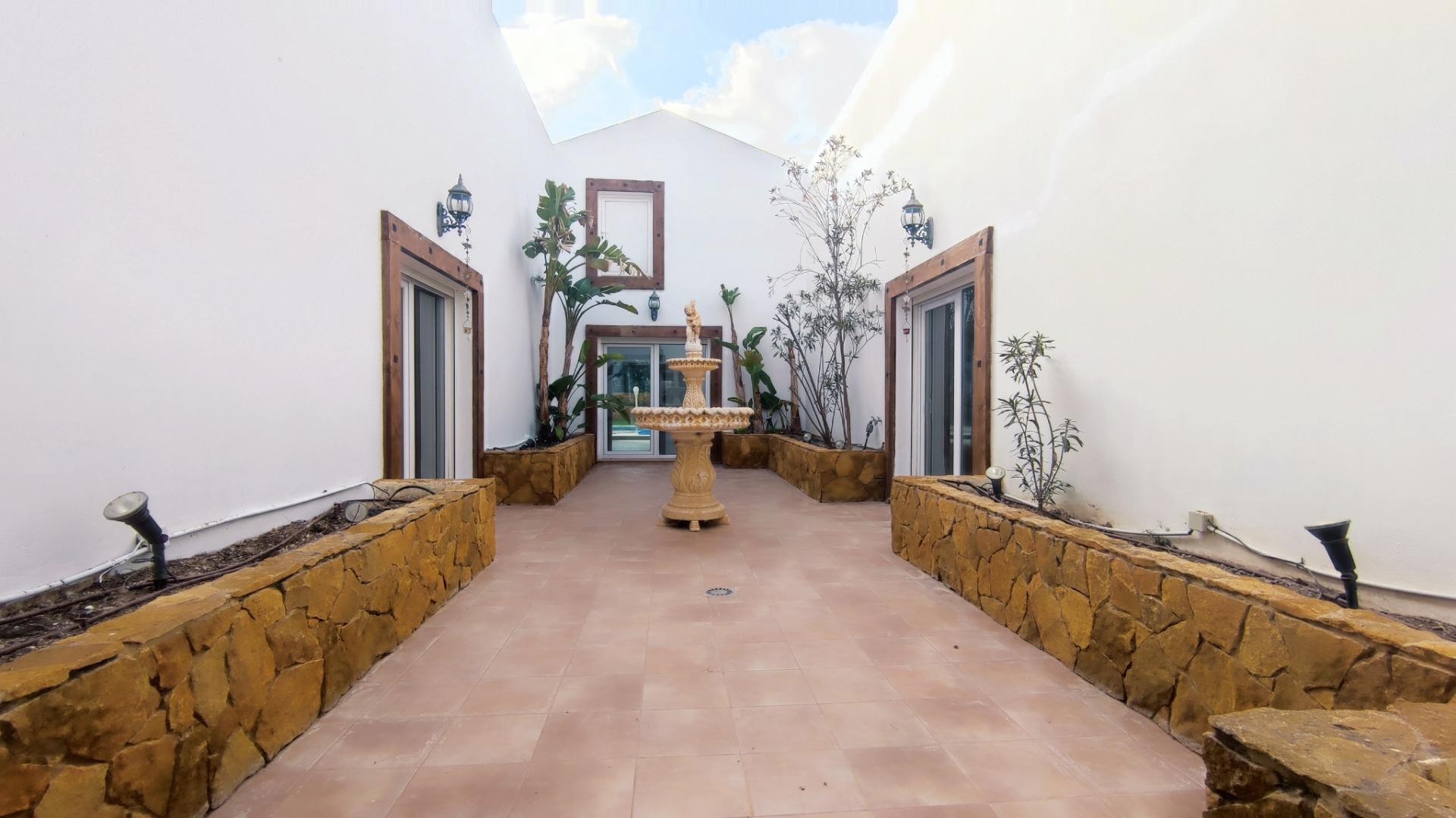 Sale - Finca Country Property -
Mutxamel - MUTXAMIEL