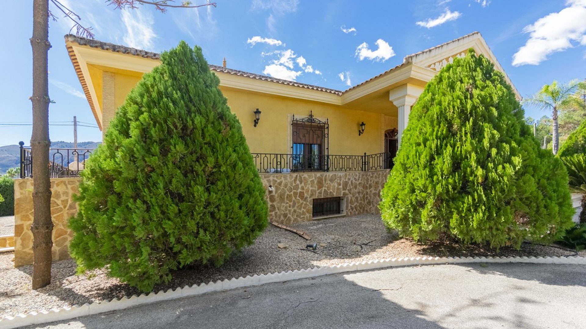 Sale - Finca Country Property -
Orihuela
