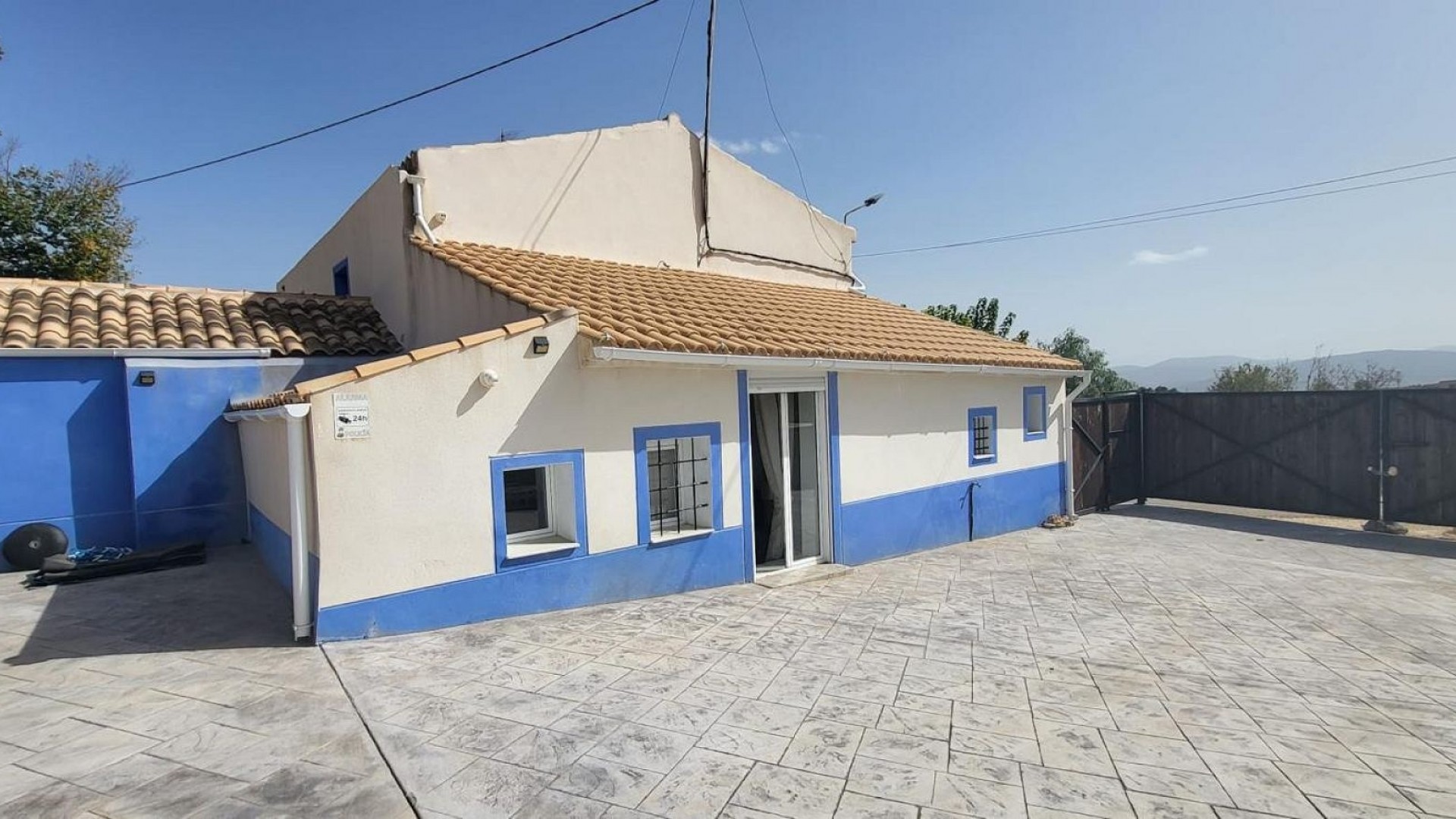 Sale - Finca Country Property -
Raspay