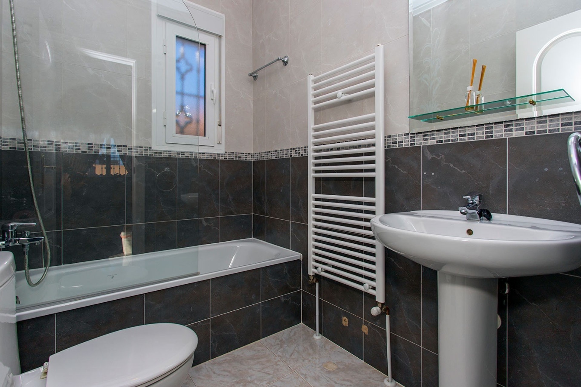 Sale - Finca Country Property -
Rojales - Pueblo