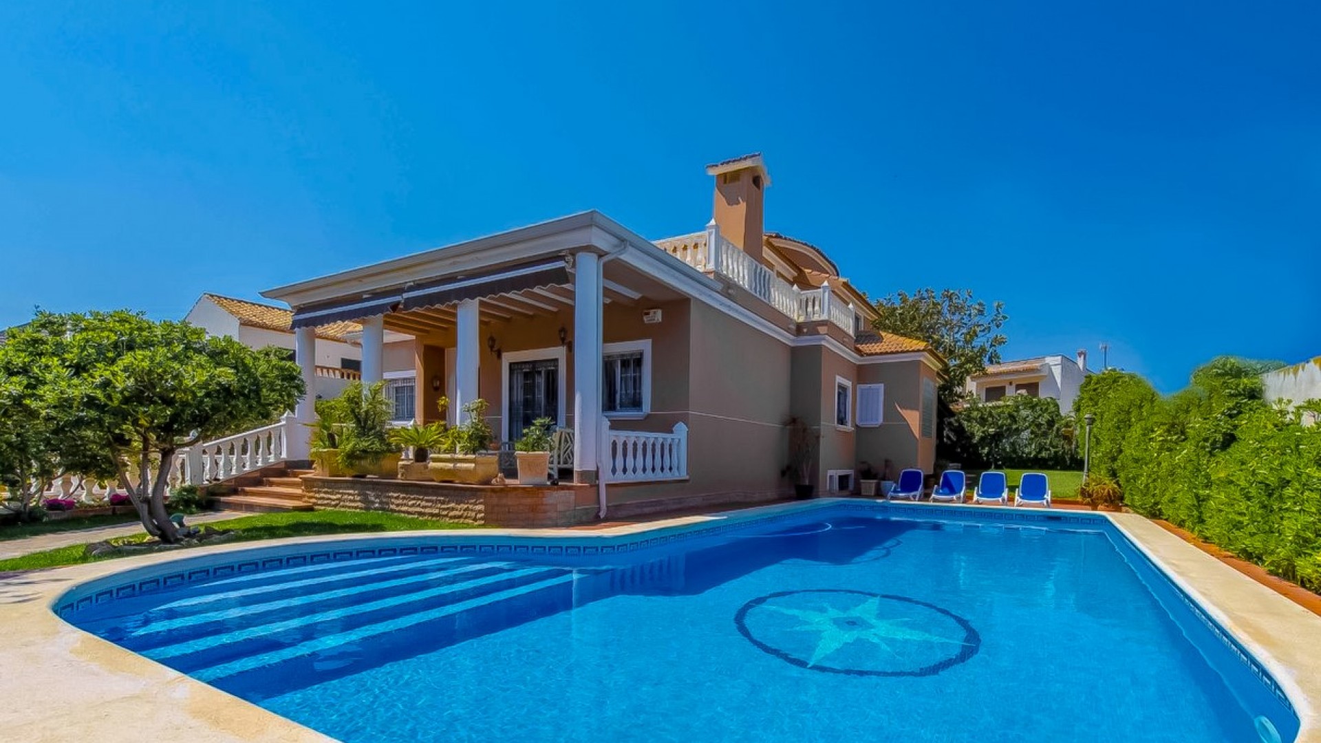 Sale - Finca Country Property -
Torrevieja