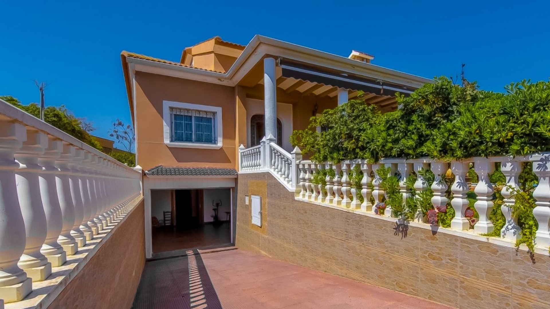 Sale - Finca Country Property -
Torrevieja