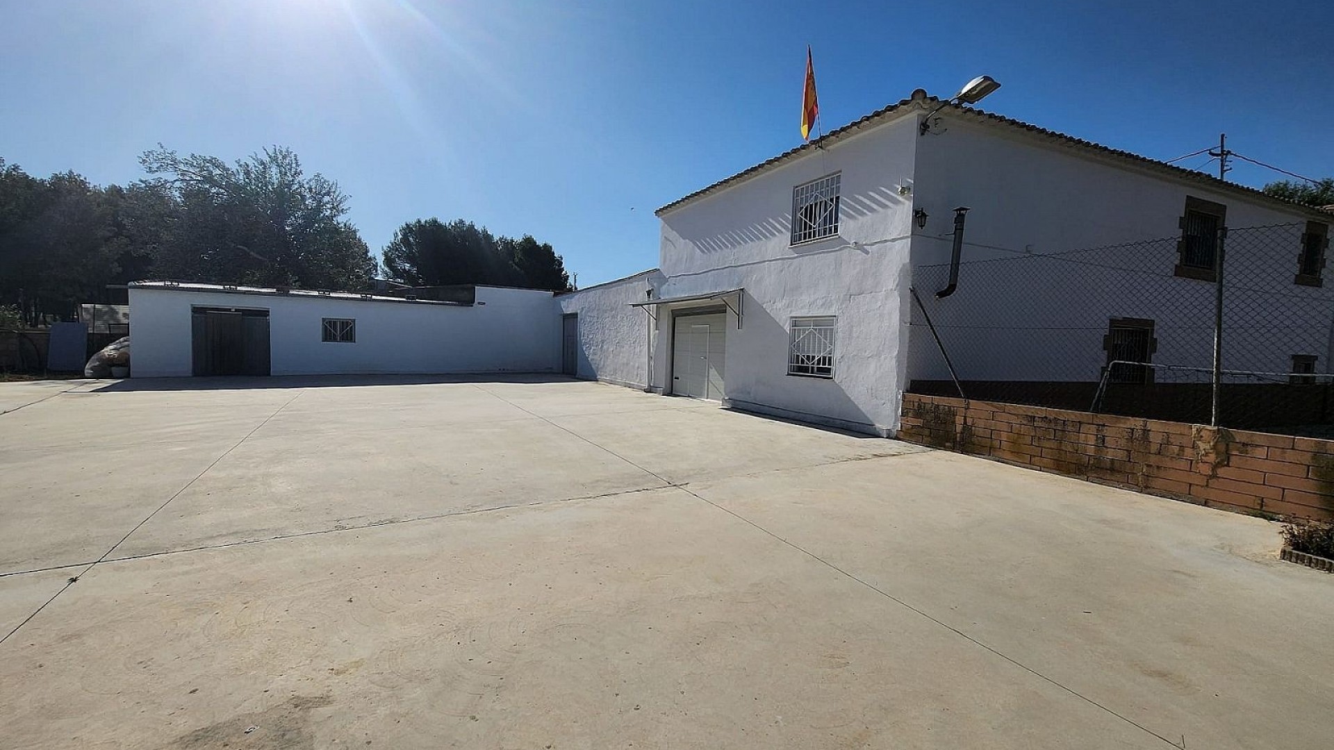 Sale - Finca Country Property -
Villena