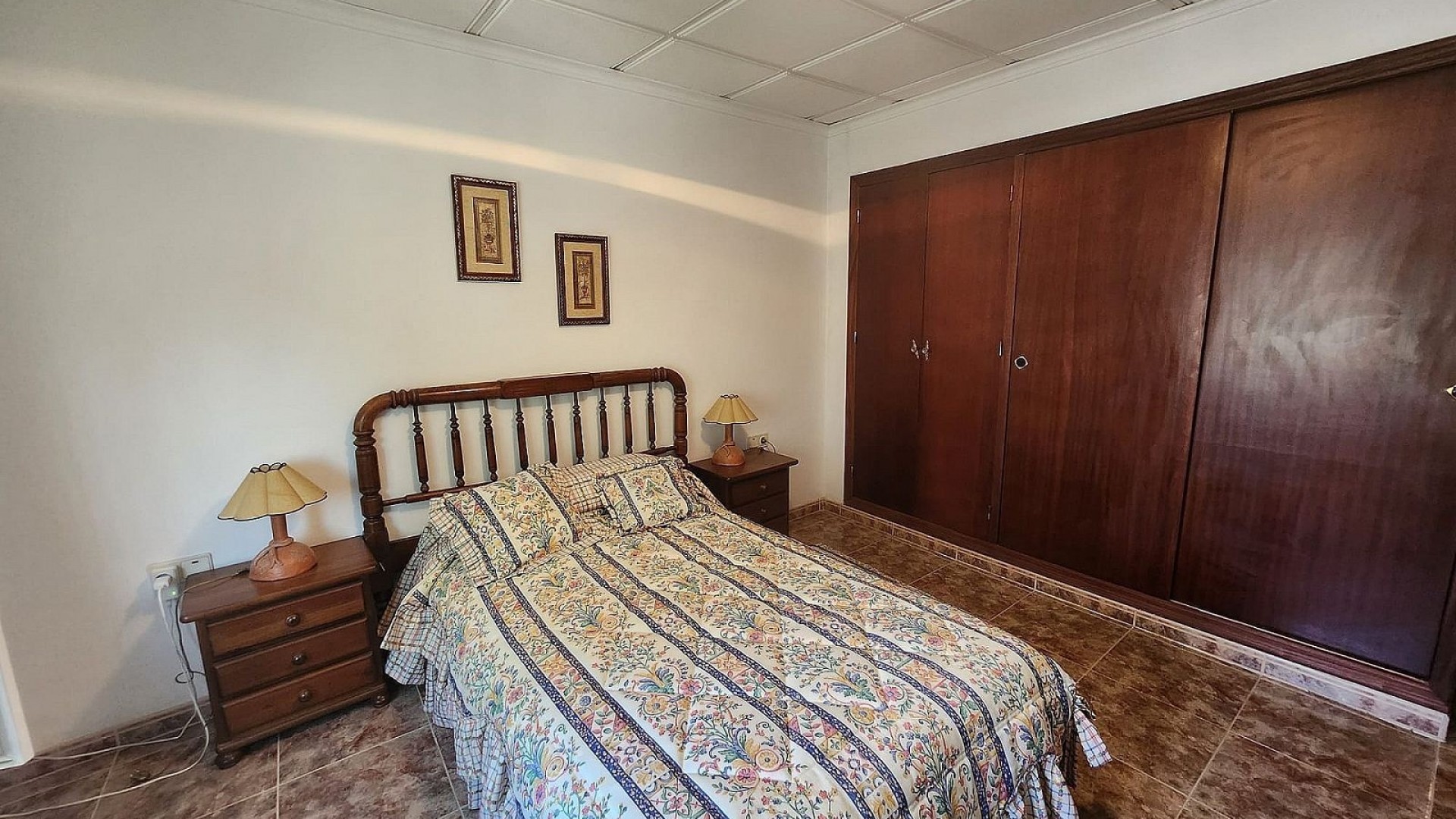 Sale - Finca Country Property -
Villena