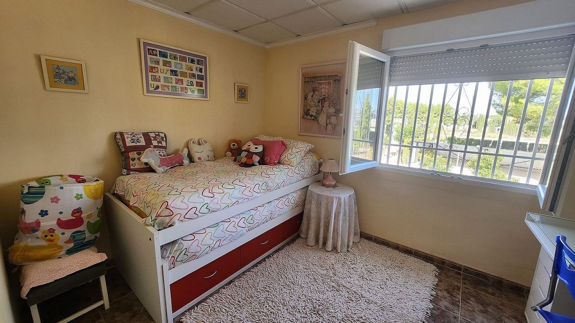 Sale - Finca Country Property -
Villena