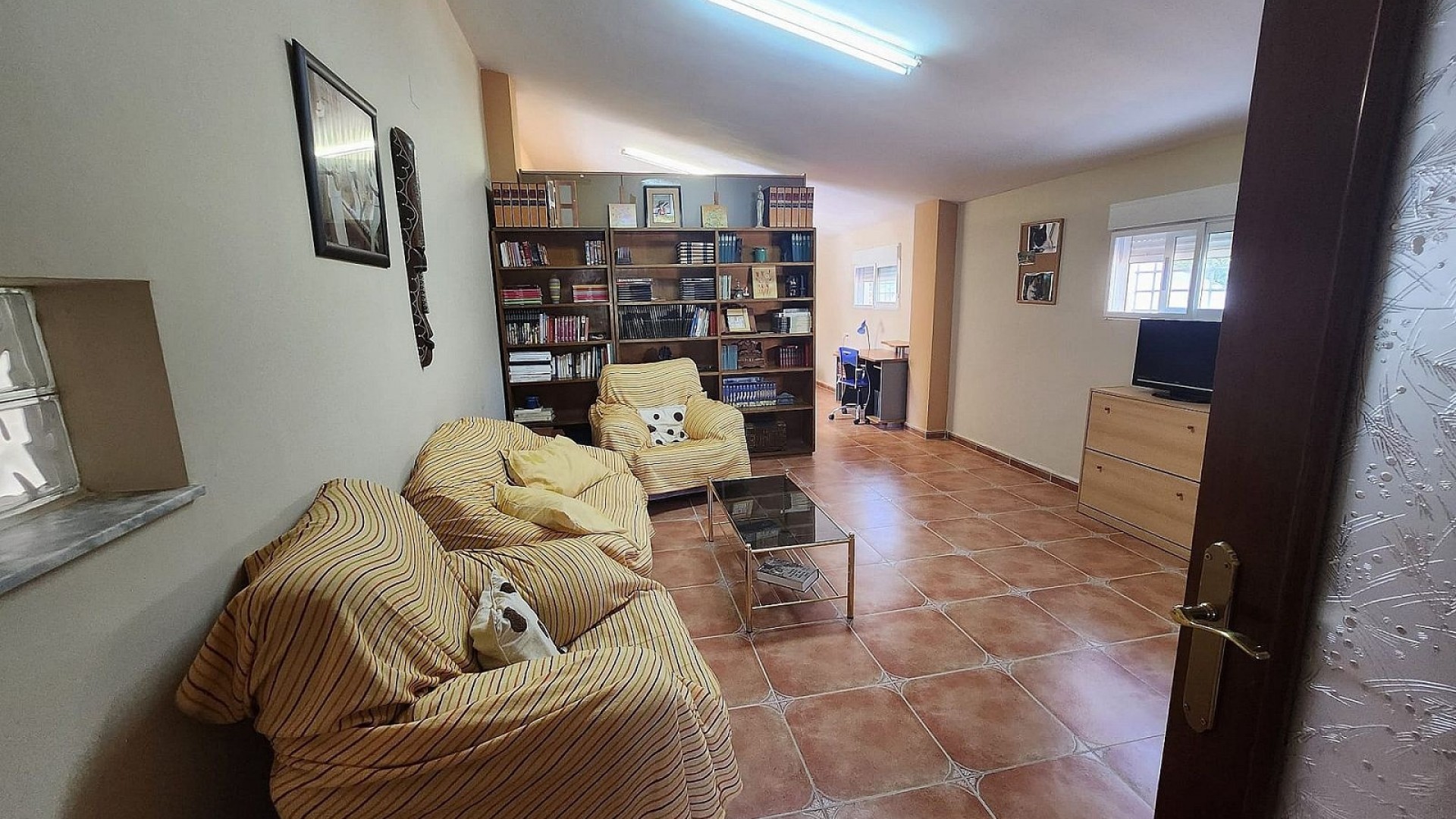 Sale - Finca Country Property -
Villena