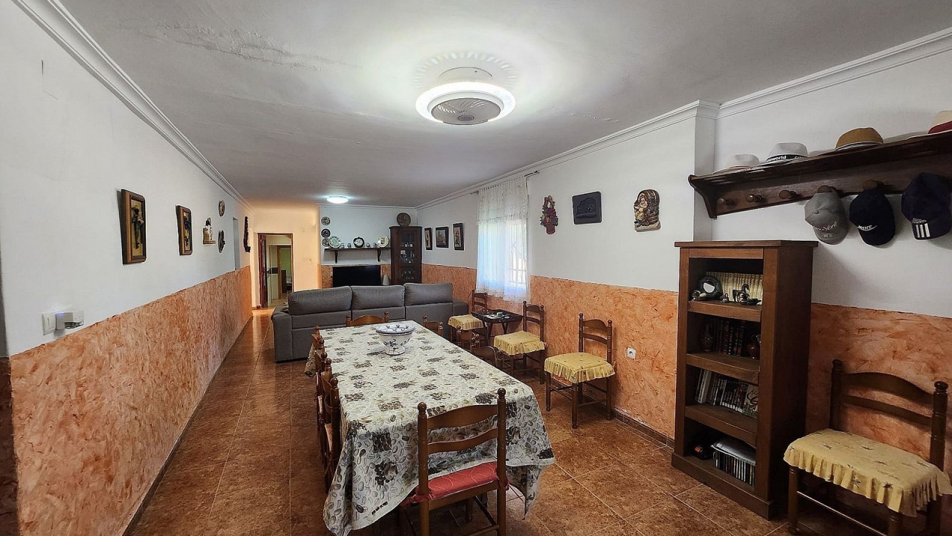 Sale - Finca Country Property -
Villena