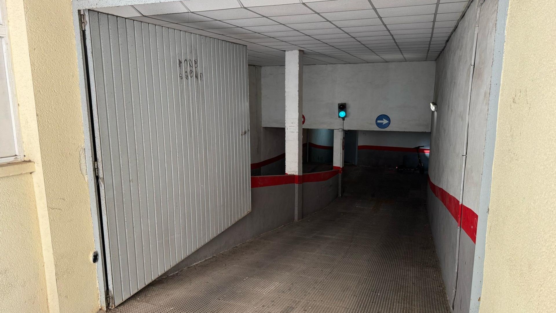 Sale - Garage -
Torrevieja - Centro