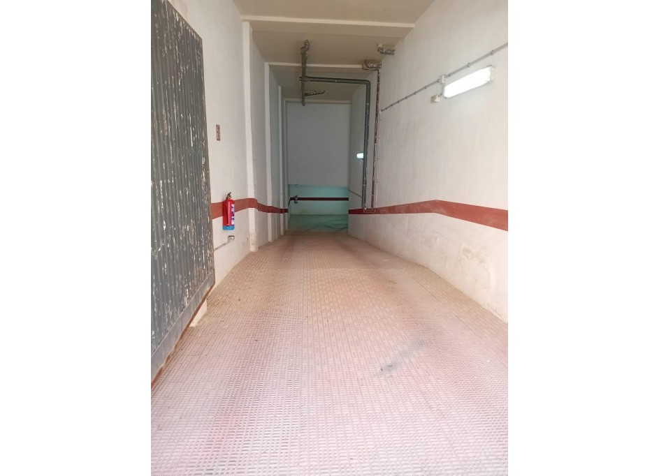 Sale - Garage -
Torrevieja - Playa del Cura