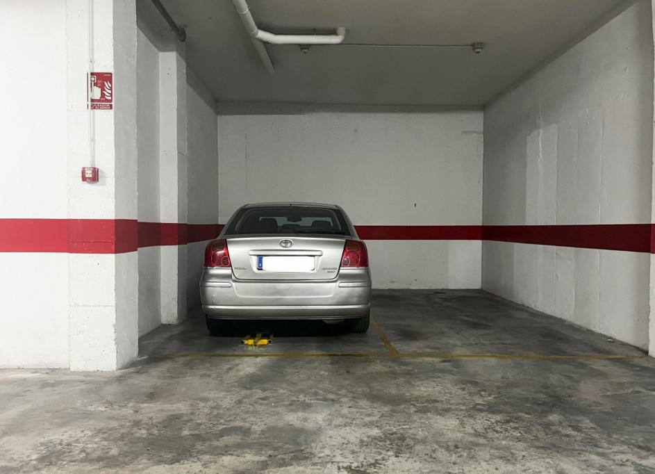 Sale - Garage -
Torrevieja - Playa del cura