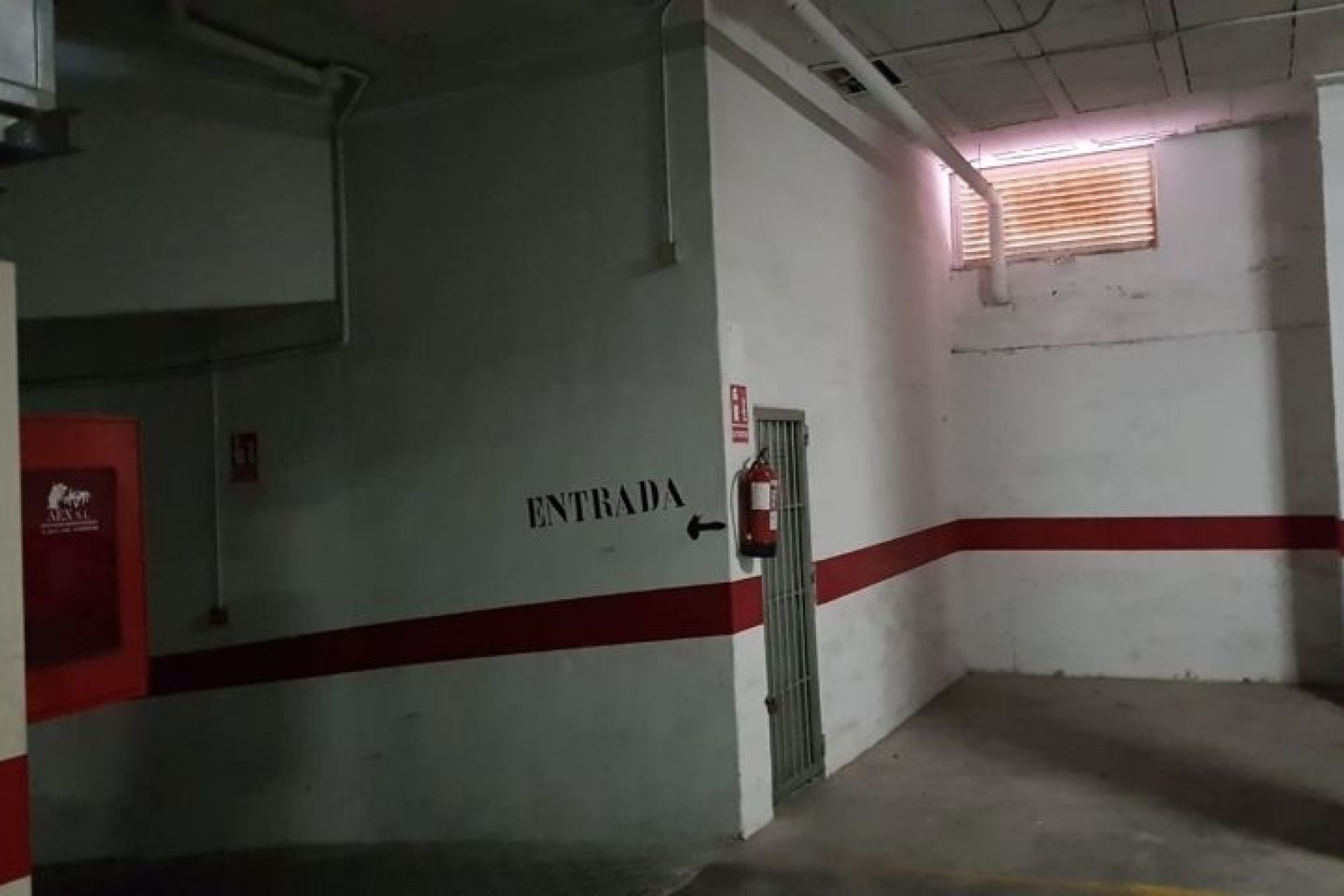 Sale - Garage -
Torrevieja