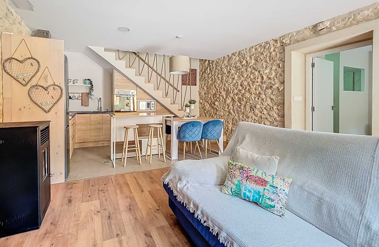 Sale - Herenhuis -
Pinoso