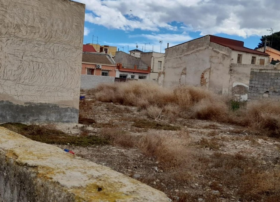 Sale - Plot Land -
Benferri - CENTRO