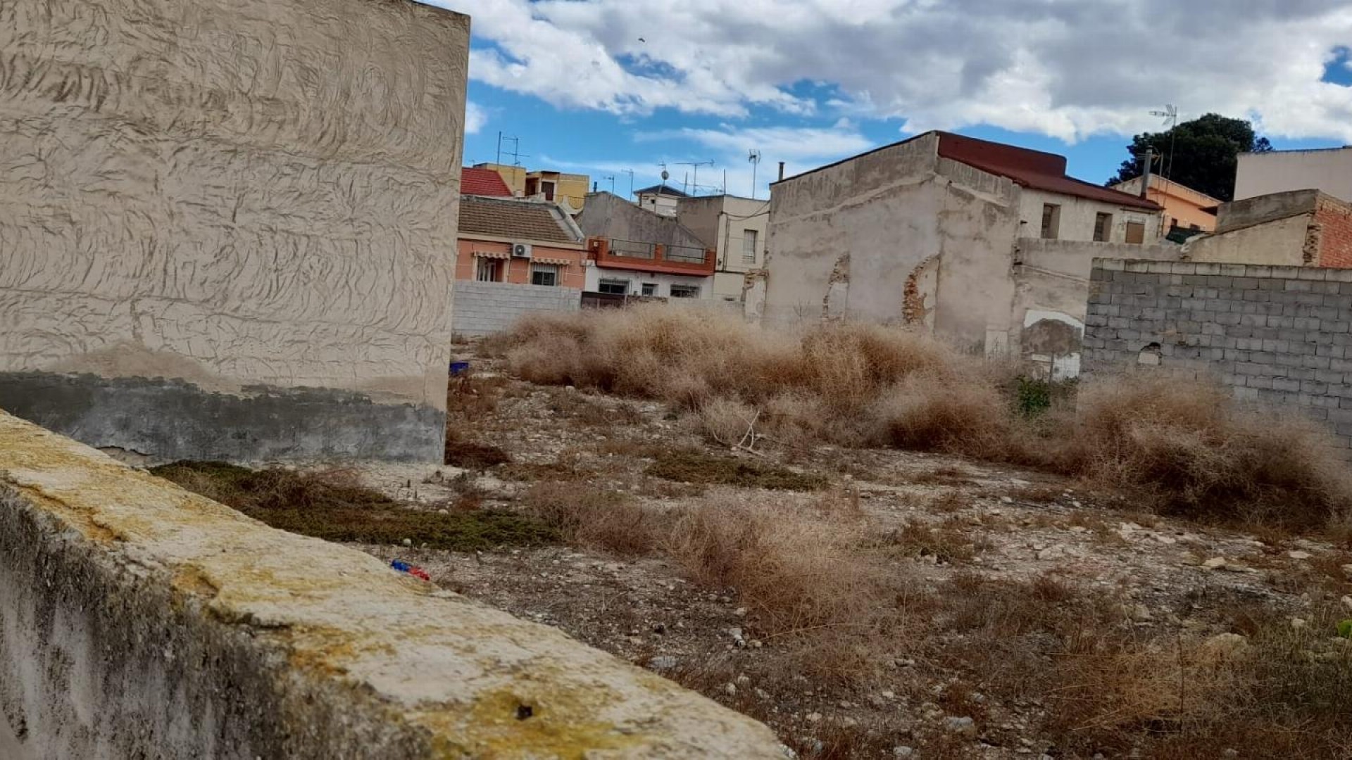 Sale - Plot Land -
Benferri - CENTRO