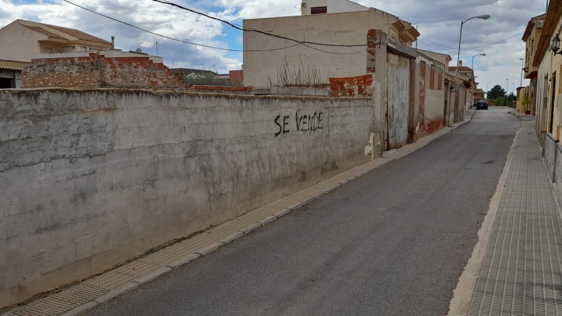 Sale - Plot Land -
Benferri - CENTRO