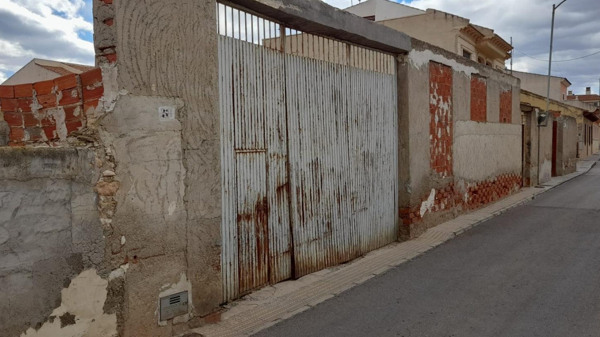 Sale - Plot Land -
Benferri - CENTRO