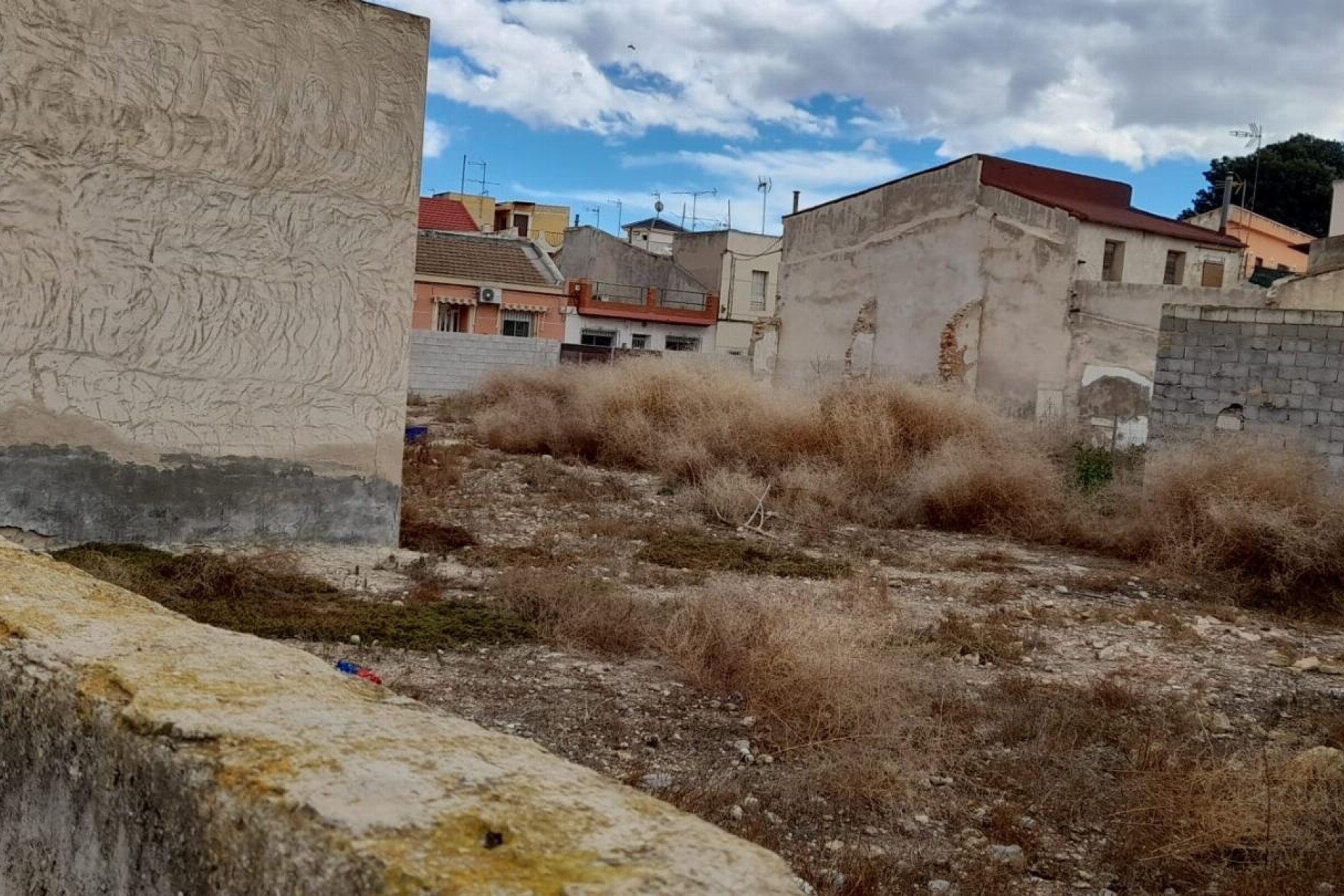 Sale - Plot Land -
Benferri - CENTRO