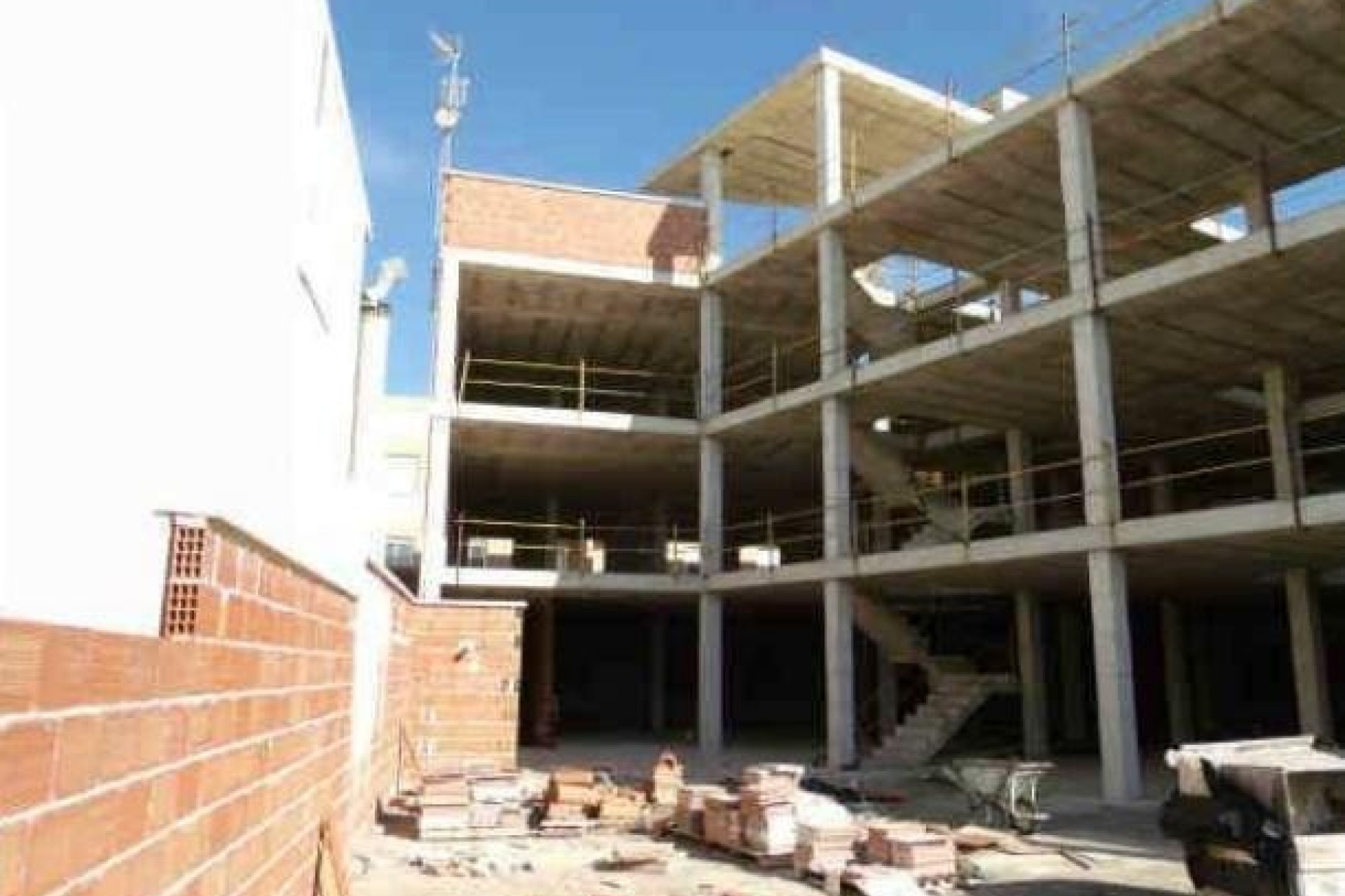 Sale - Plot Land -
Los Montesinos - Center