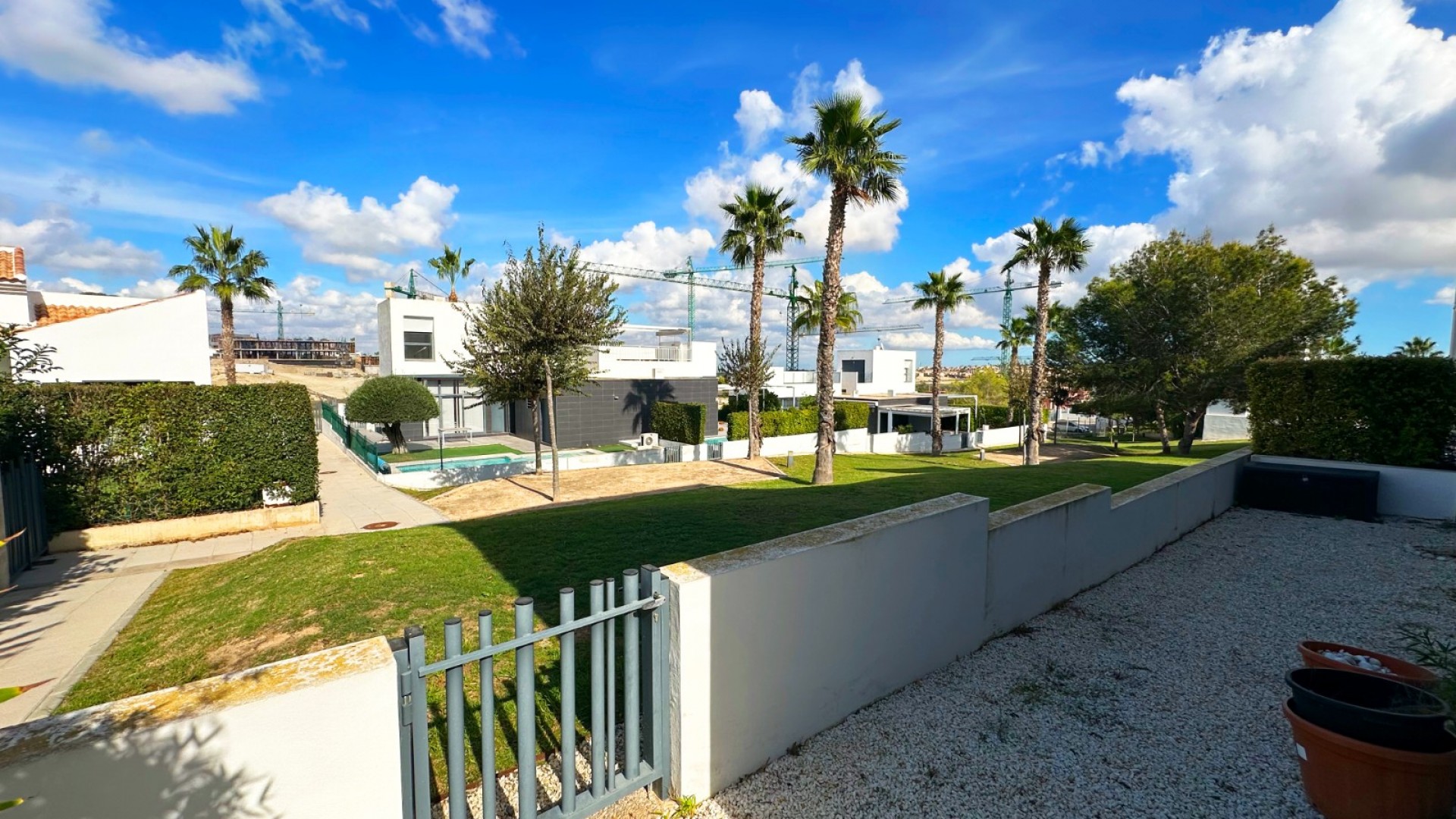 Sale - Semi Detached Villa -
Algorfa - La Finca Golf