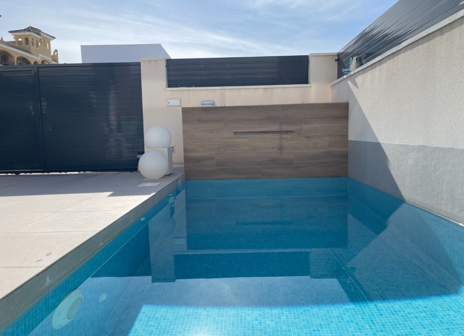 Sale - Semi Detached Villa -
Benijofar - Centro