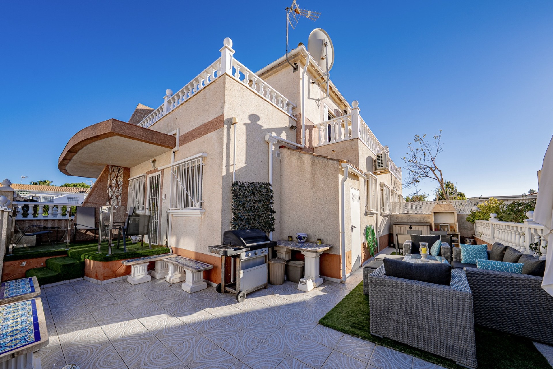 Sale - Semi Detached Villa -
Cabo Roig - La Regia