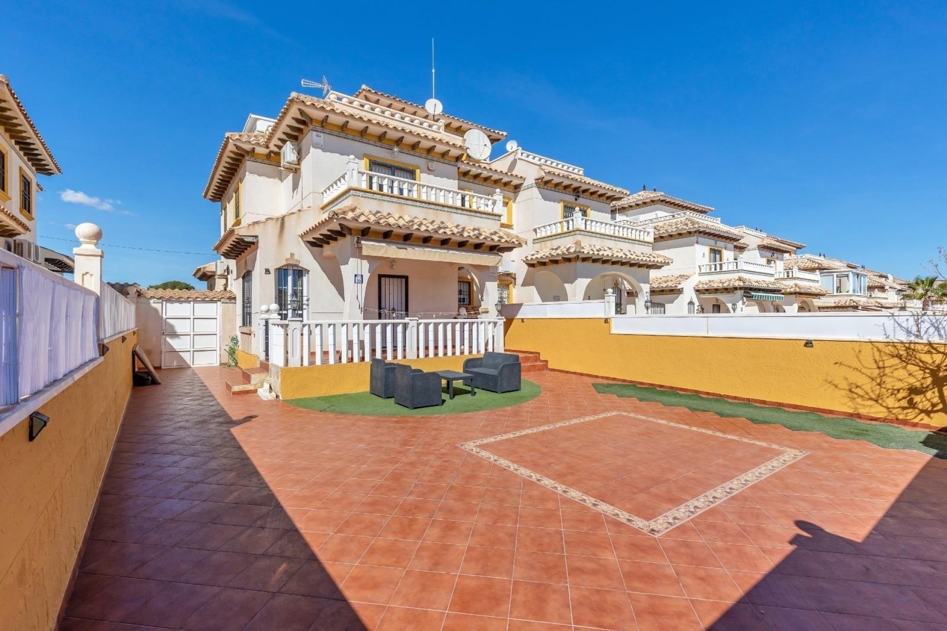Sale - Semi Detached Villa -
Cabo Roig - Lomas de Cabo Roig