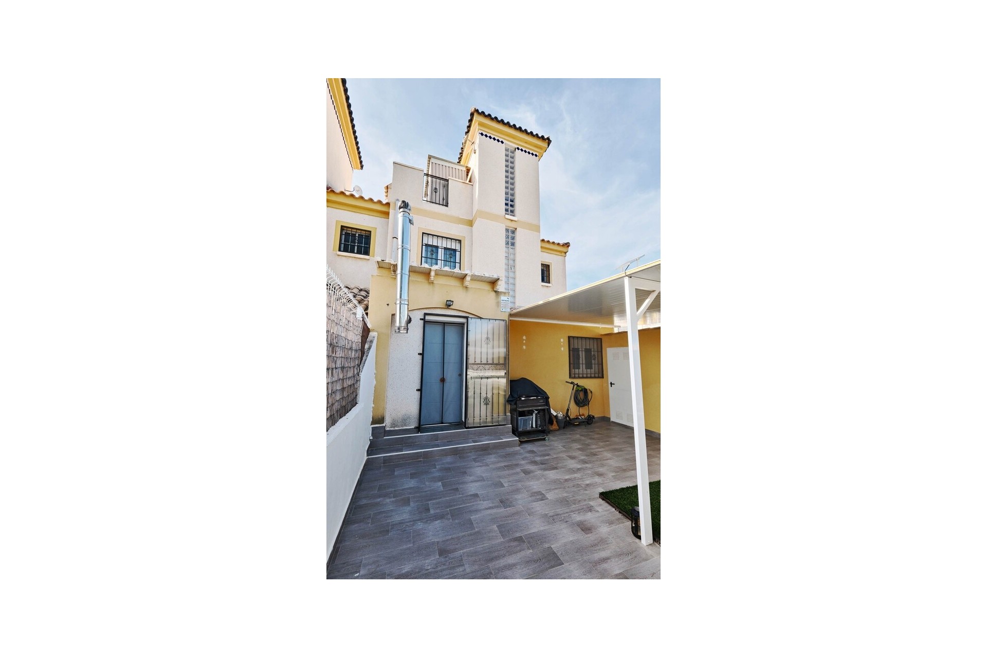Sale - Semi Detached Villa -
Guardamar del Segura - El Raso