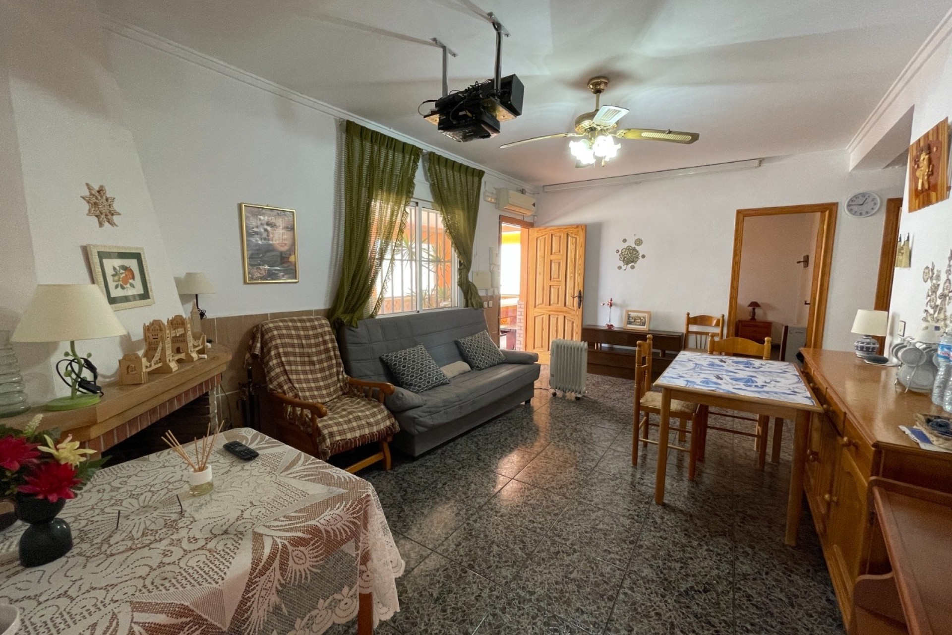 Sale - Semi Detached Villa -
Guardamar del Segura - Valencian Community