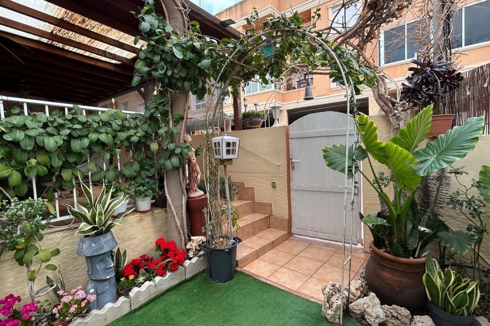 Sale - Semi Detached Villa -
Los Montesinos