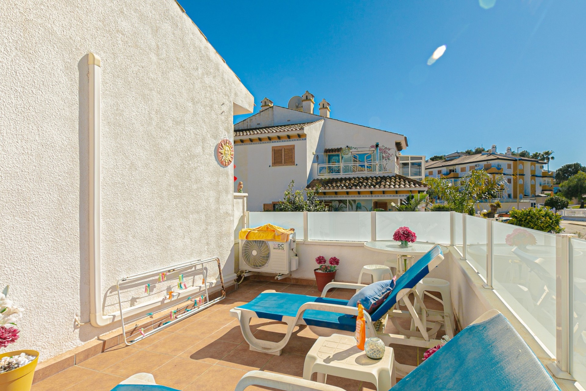 Sale - Semi Detached Villa -
Mil Palmeras - Riomar