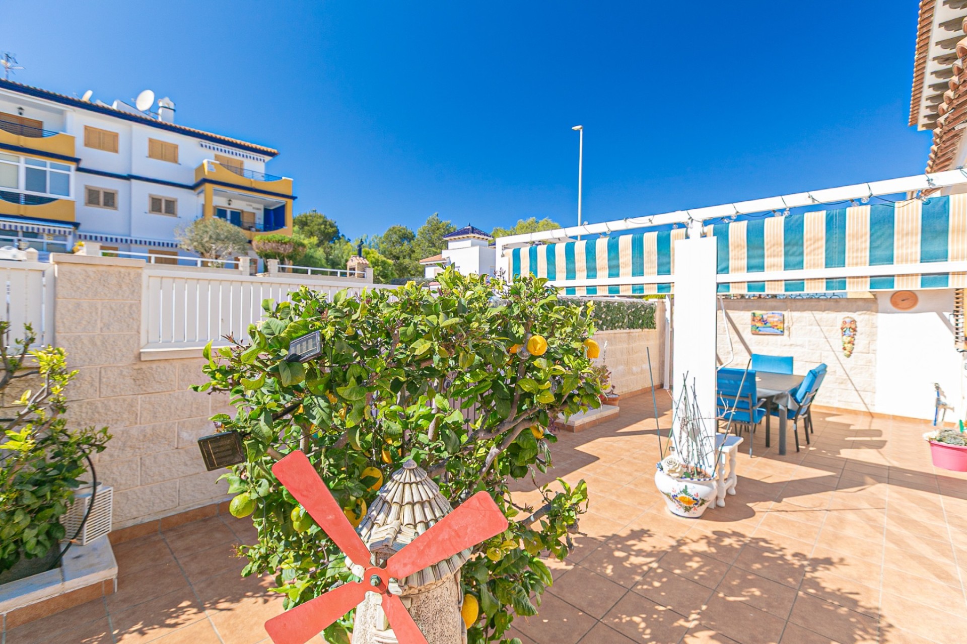 Sale - Semi Detached Villa -
Mil Palmeras - Riomar