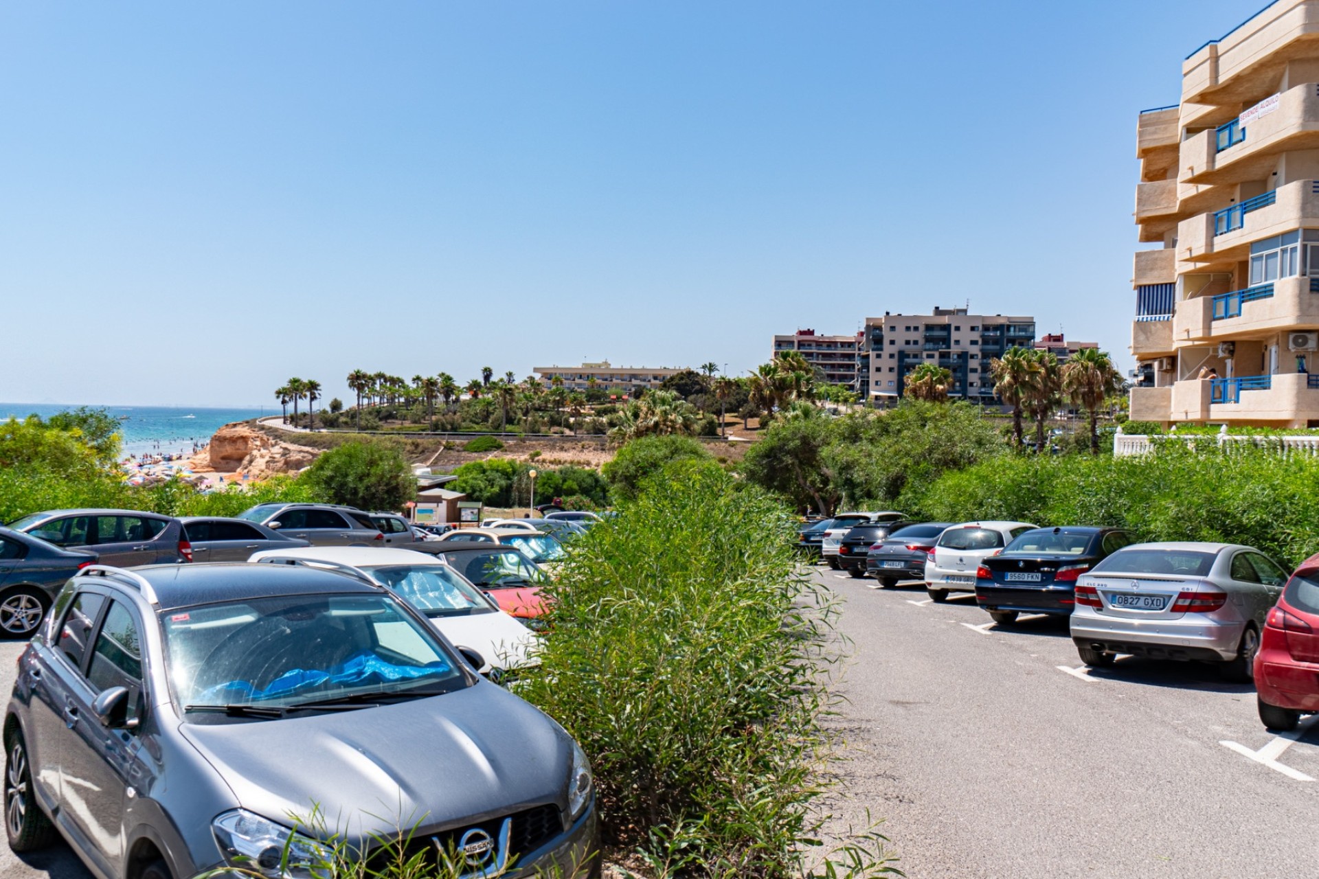 Sale - Semi Detached Villa -
Mil Palmeras - Riomar