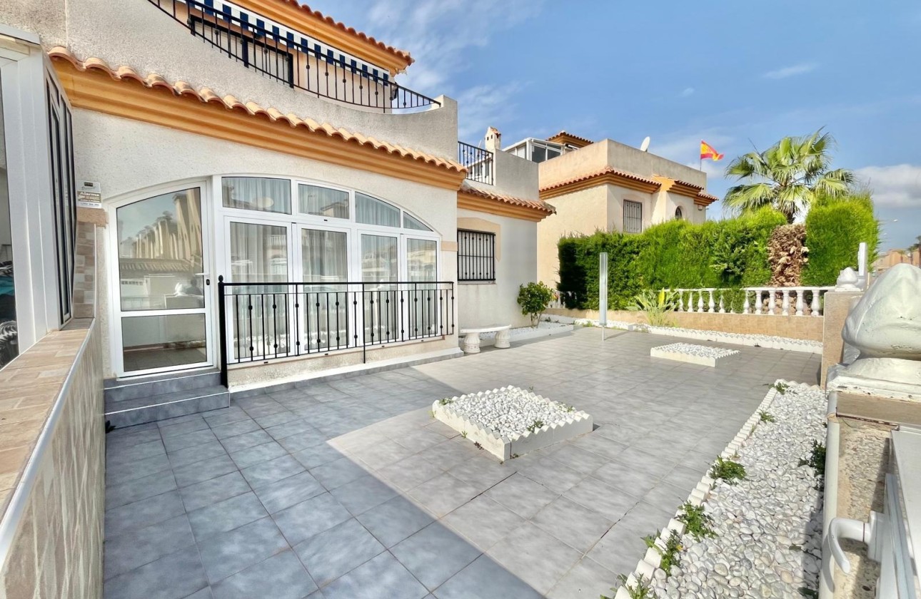 Sale - Semi Detached Villa -
Orihuela Costa - Playa Flamenca