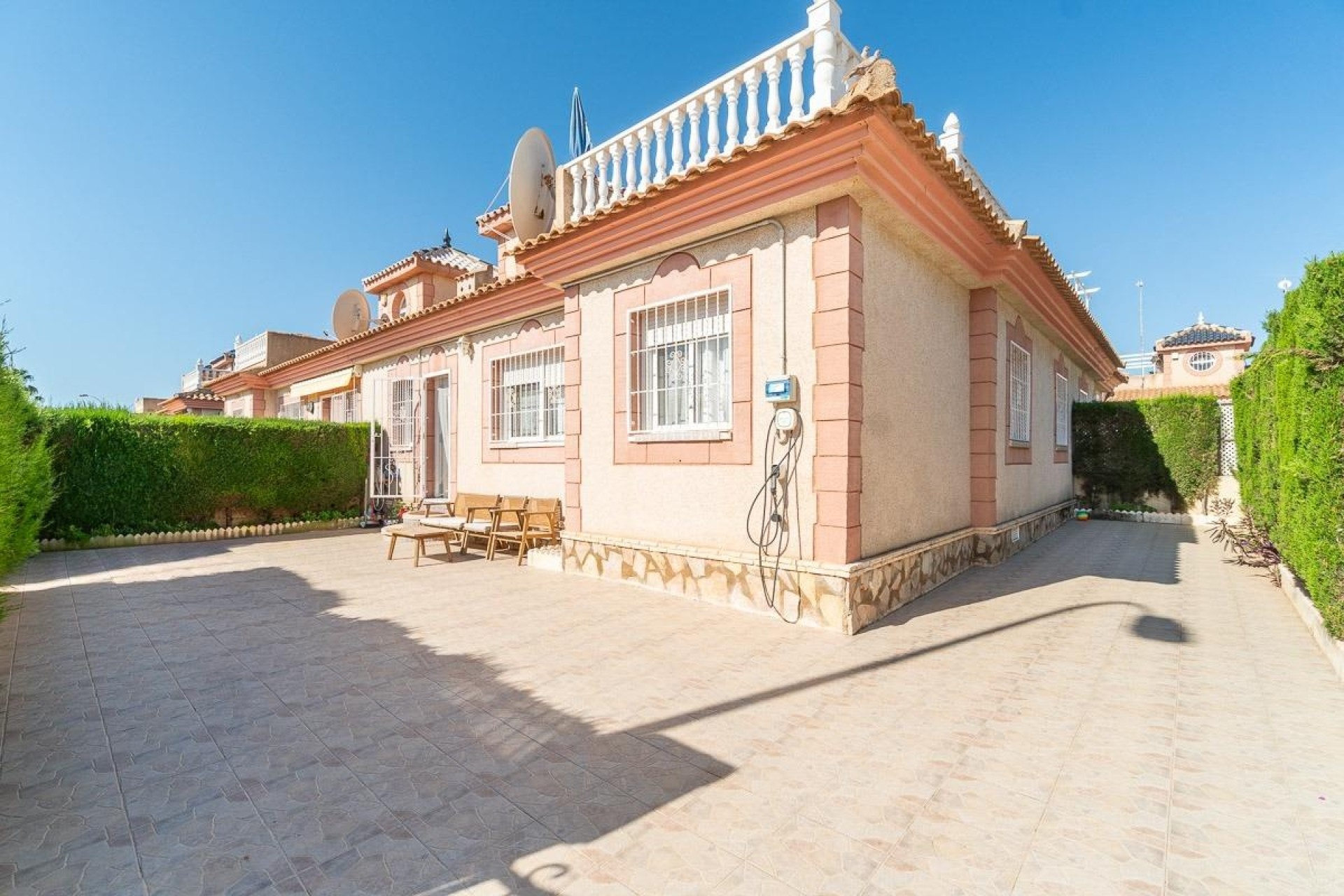 Sale - Semi Detached Villa -
Orihuela Costa - Punta Prima