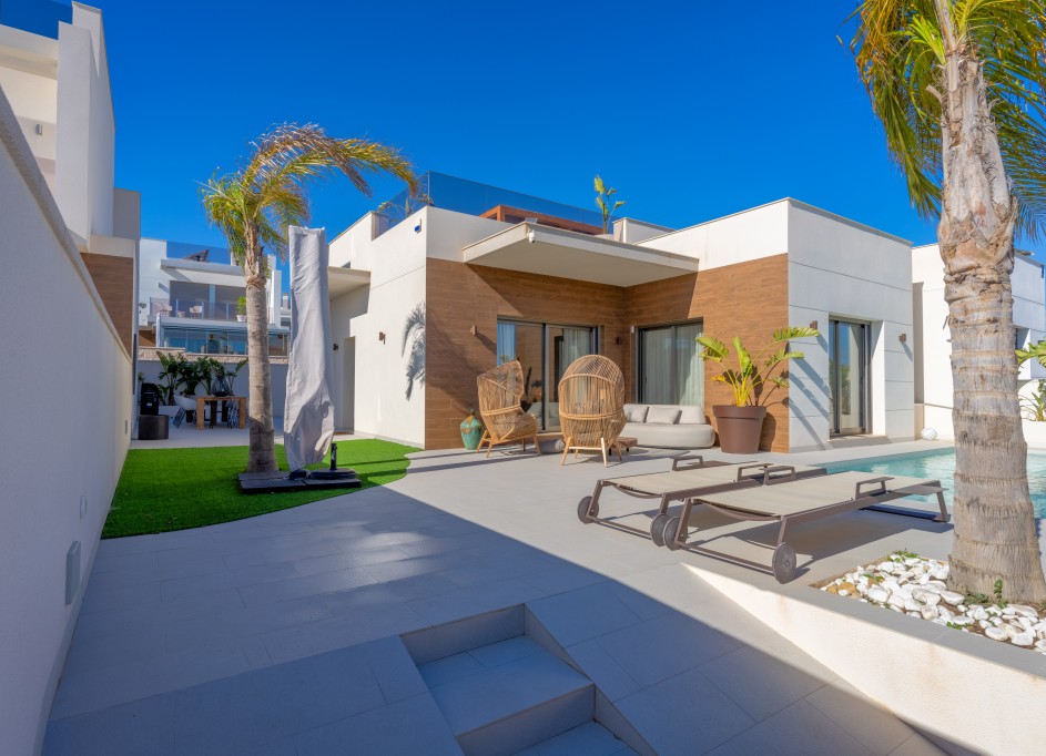 Sale - Semi Detached Villa -
San Miguel de Salinas