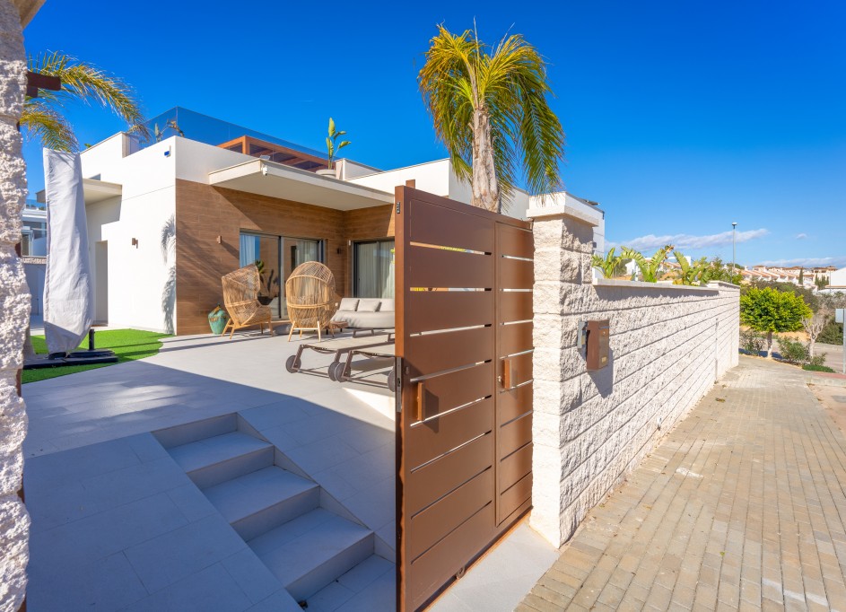 Sale - Semi Detached Villa -
San Miguel de Salinas