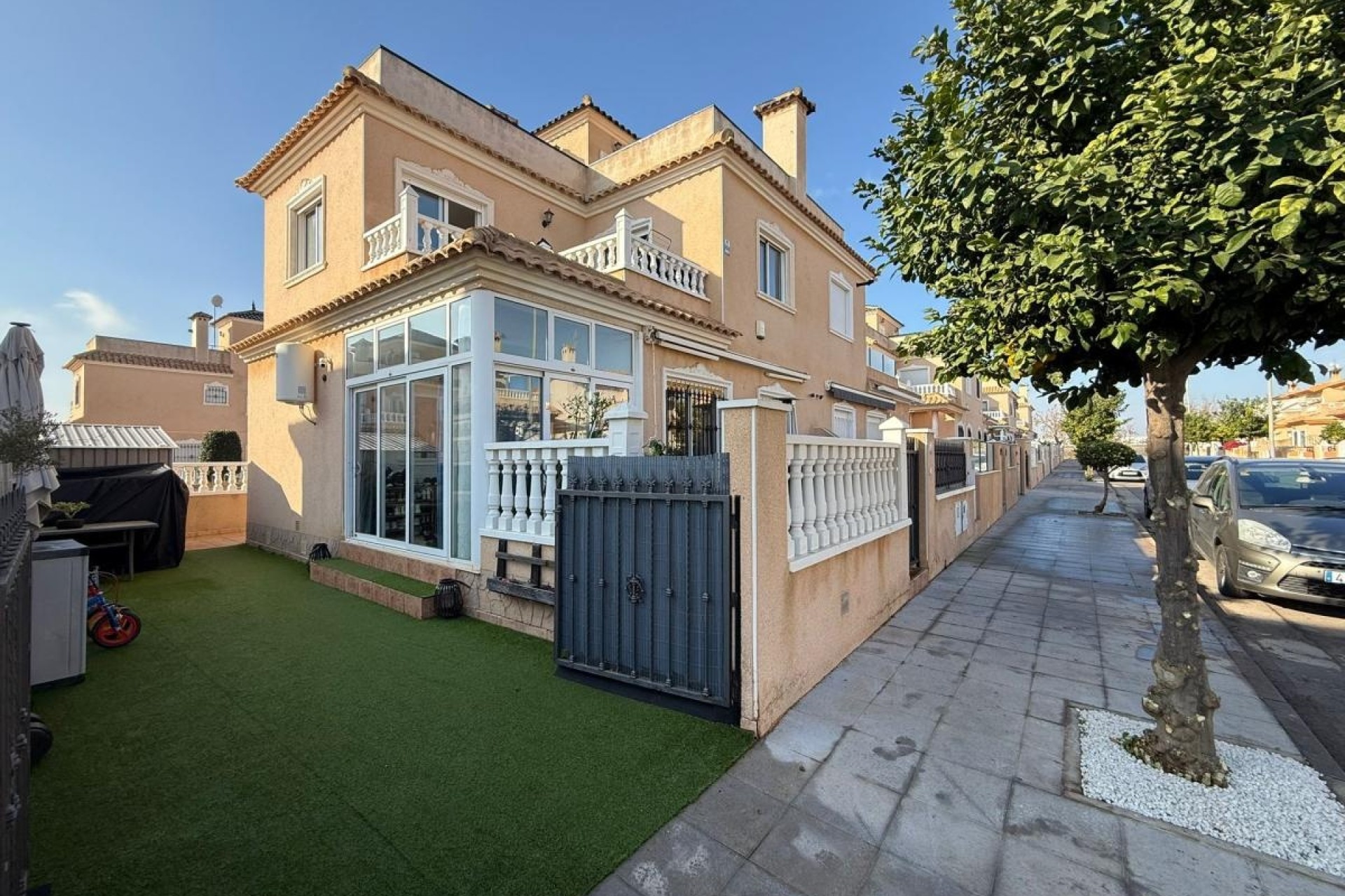 Sale - Semi Detached Villa -
Torre de la Horadada