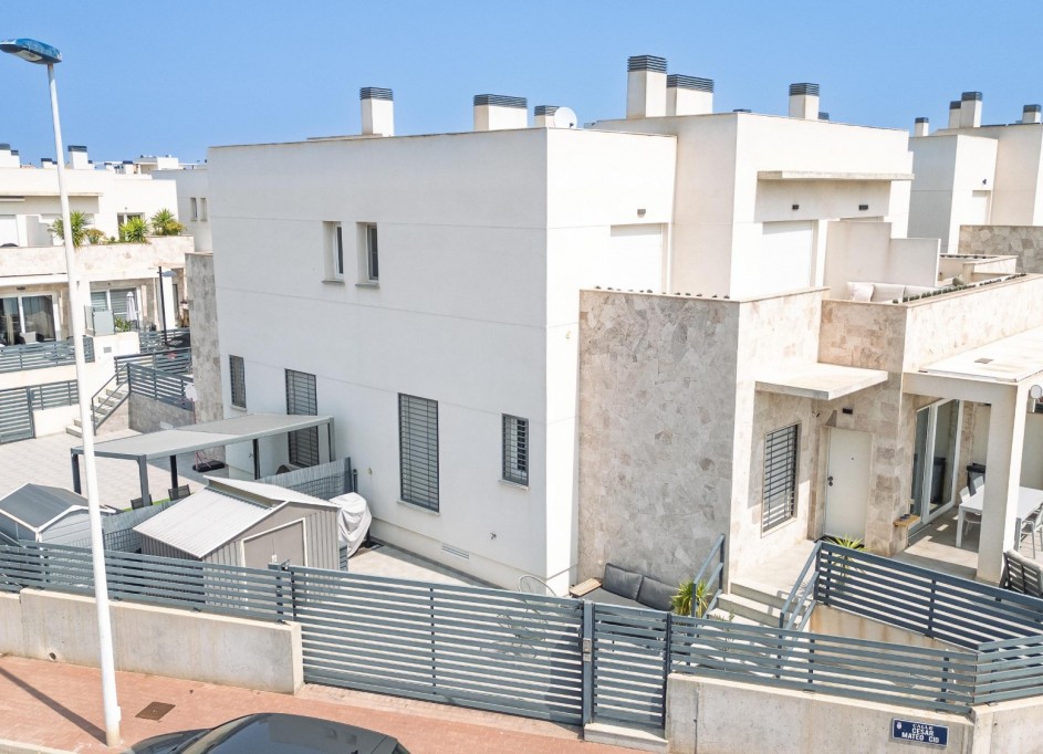 Sale - Semi Detached Villa -
Torrevieja - Aguas Nuevas