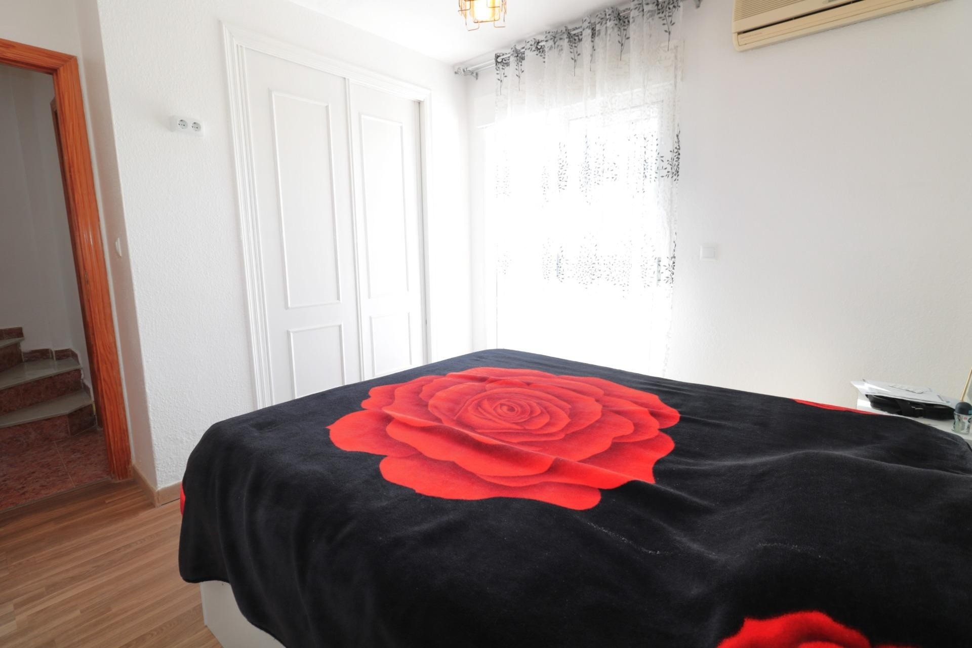 Sale - Semi Detached Villa -
Torrevieja - Carrefour