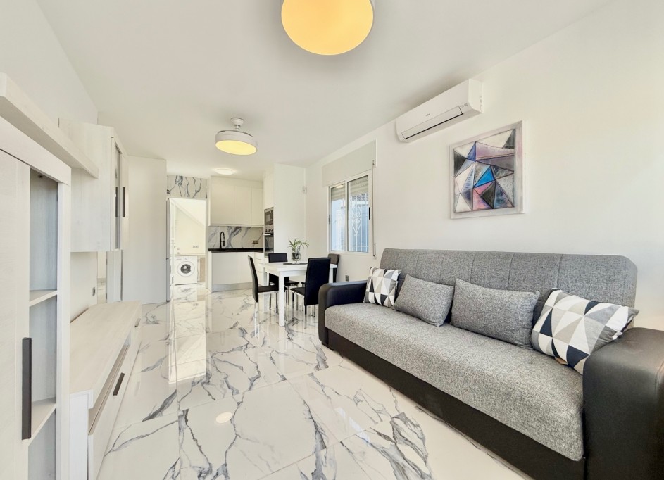 Sale - Semi Detached Villa -
Torrevieja - El chaparral