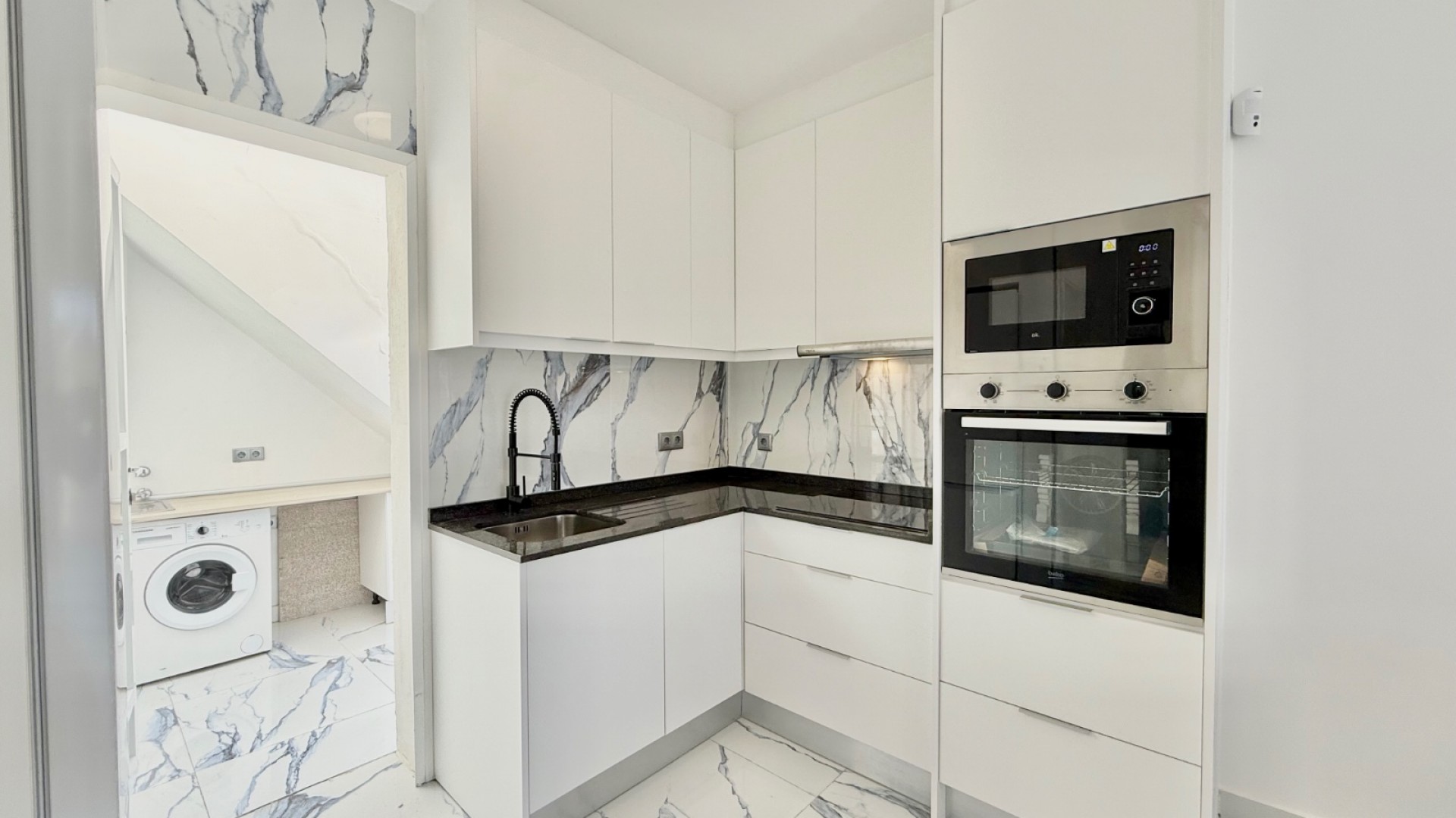 Sale - Semi Detached Villa -
Torrevieja - El chaparral