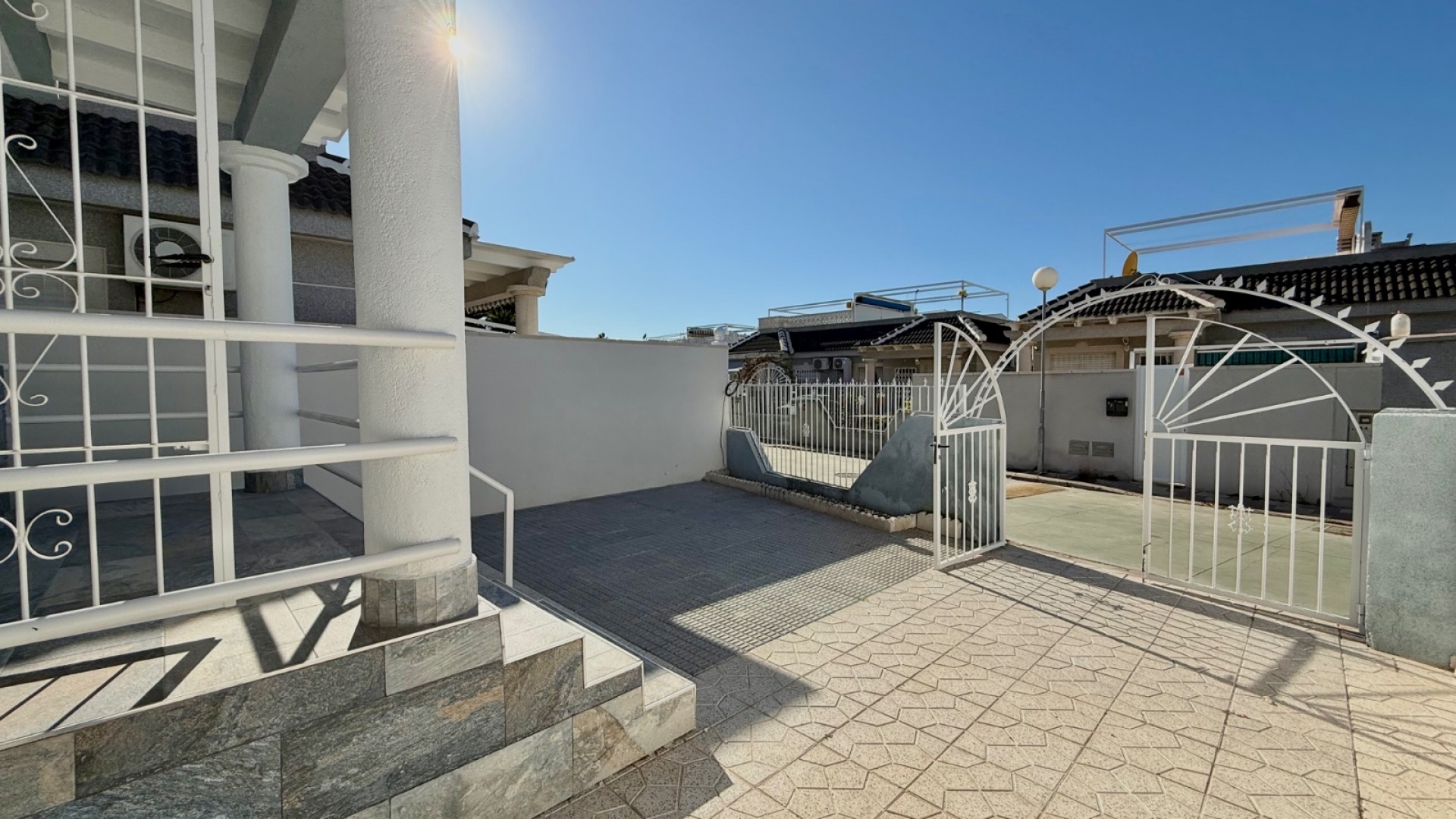 Sale - Semi Detached Villa -
Torrevieja - El chaparral