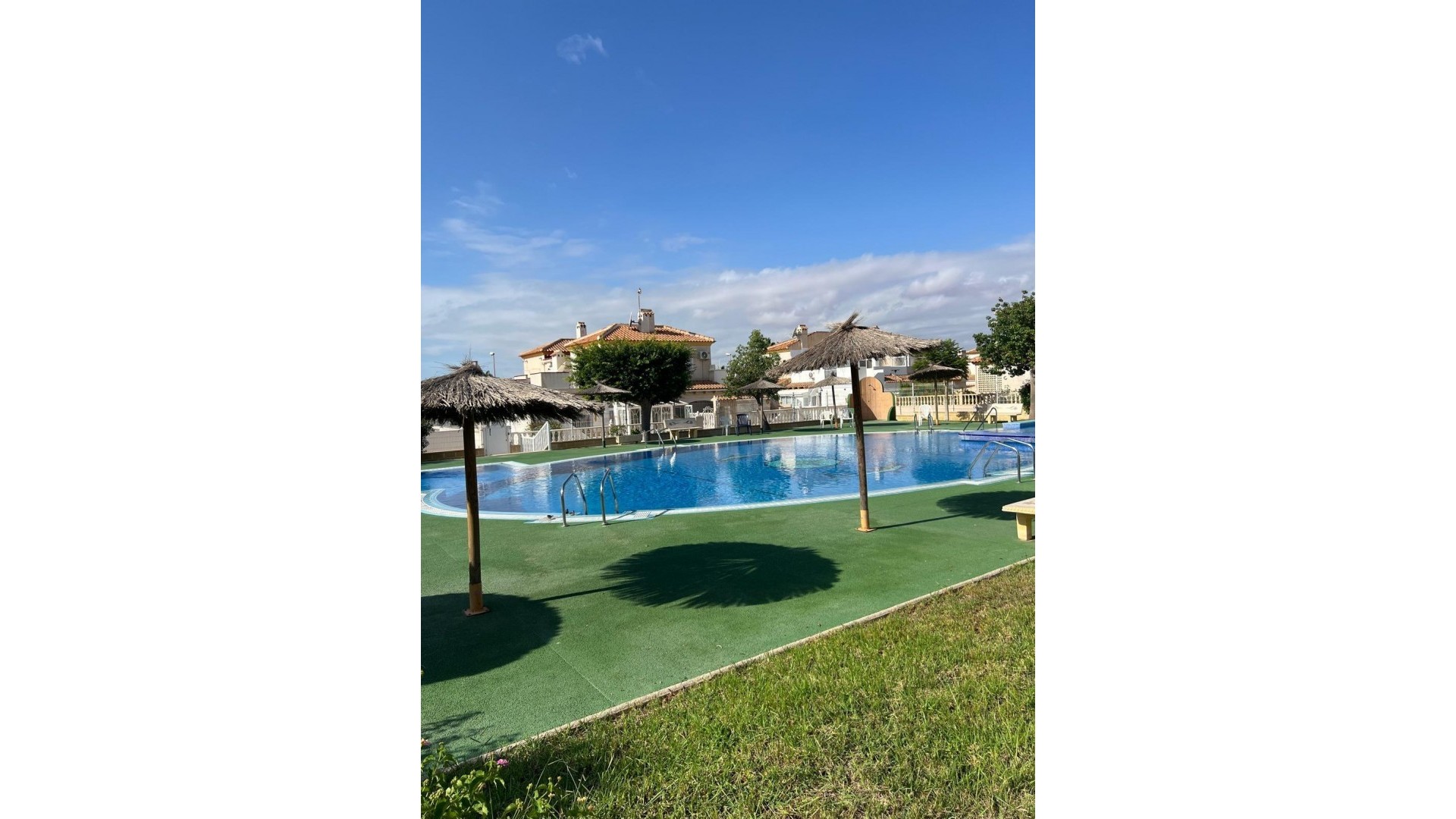 Sale - Semi Detached Villa -
Torrevieja - Torreblanca