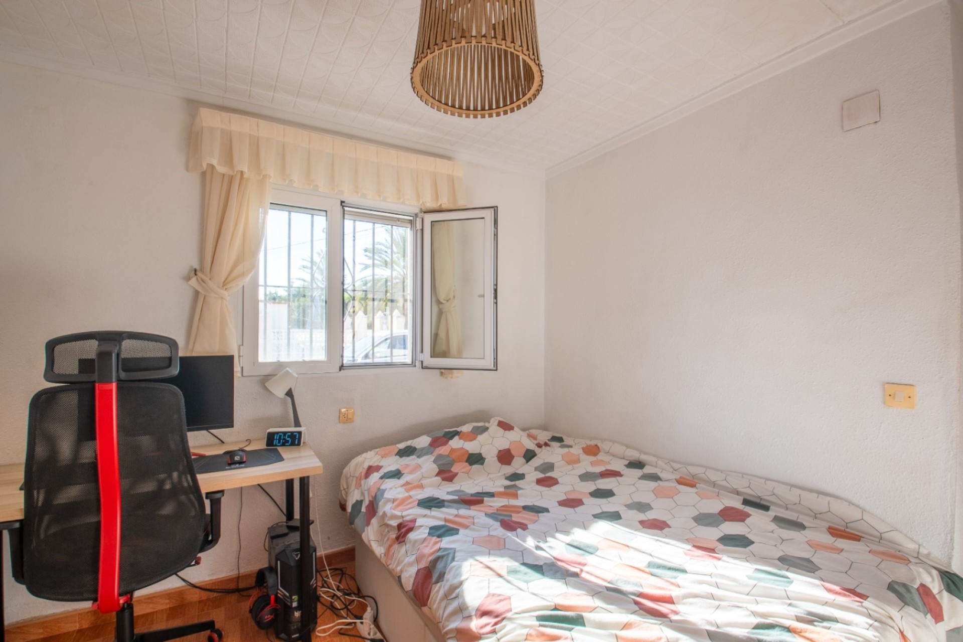 Sale - Semi Detached Villa -
Torrevieja - Torretas