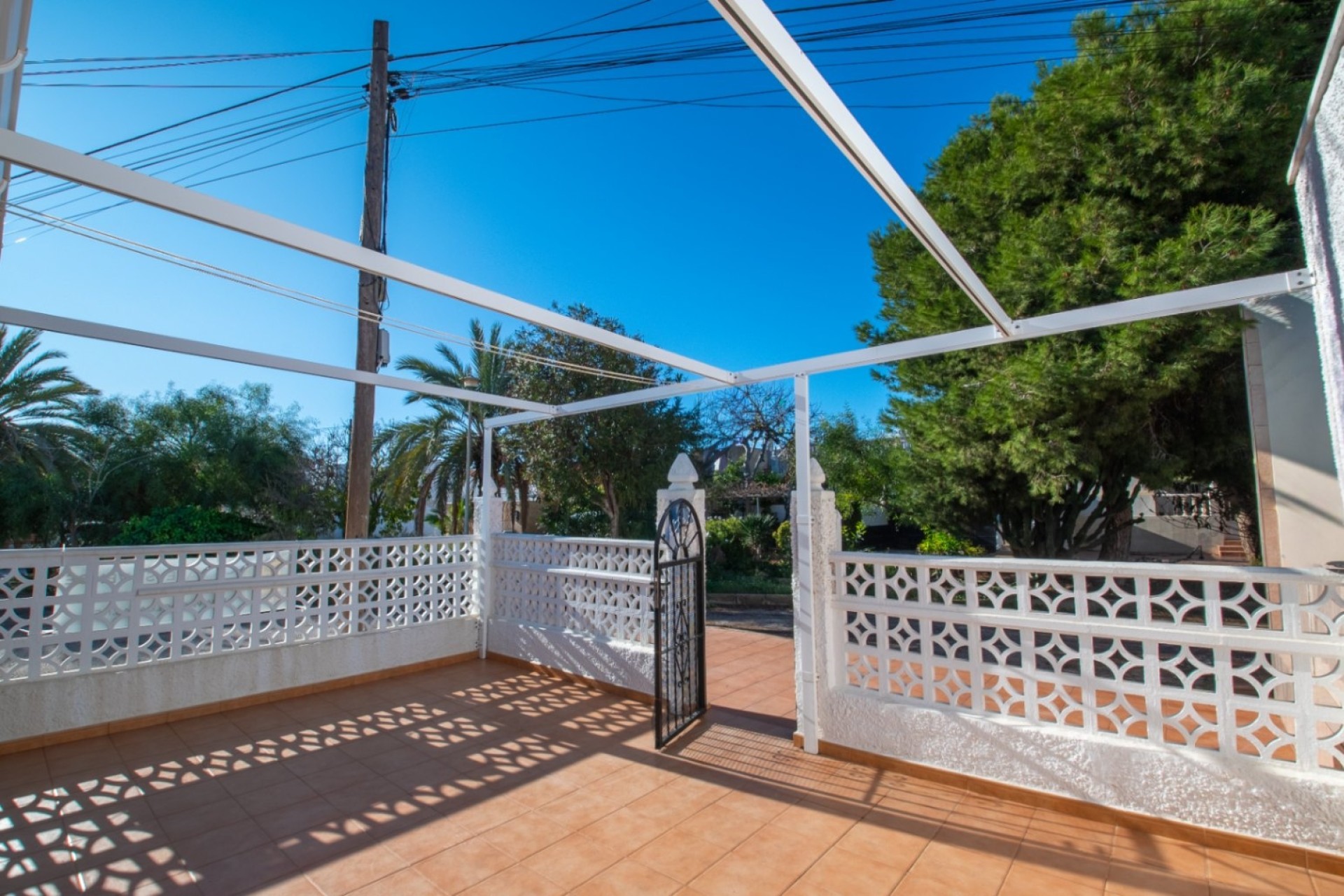 Sale - Semi Detached Villa -
Torrevieja - Torretas