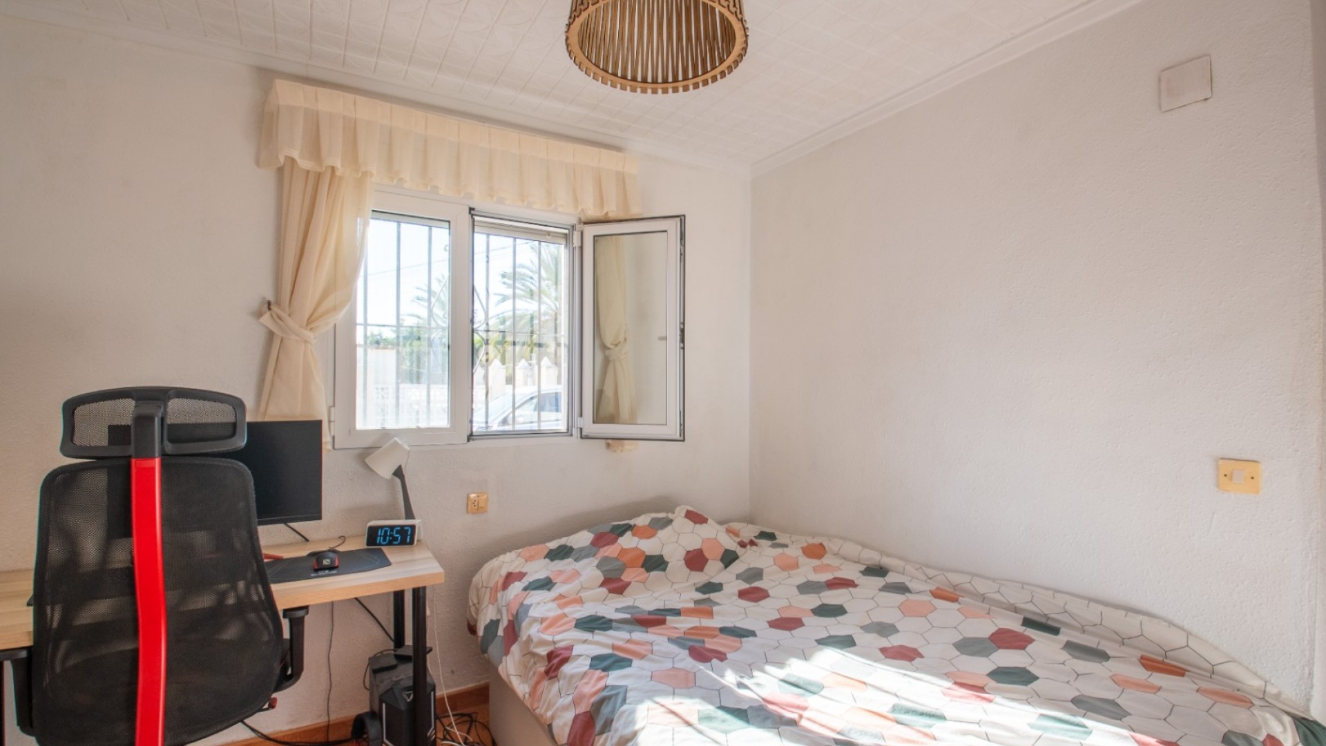 Sale - Semi Detached Villa -
Torrevieja